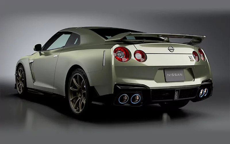 2024-nissan-gt-r-