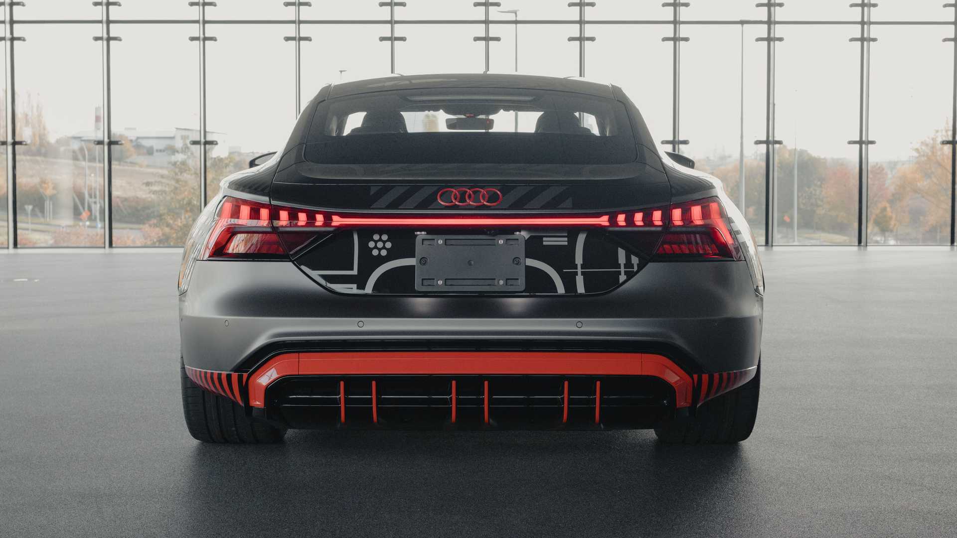 2023-audi-rs-e-tron