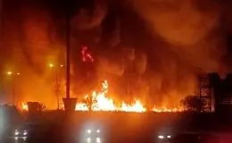 مهار آتش‌سوزی در اسکله بندر دیر؛ جزئیات حادثه و عملیات امداد