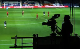 ساعت دیدارهای مهم فوتبال امروز شنبه ۸ آذر + جدول