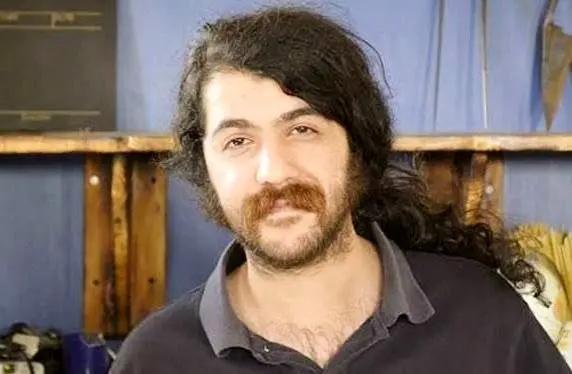 کامیار فکور