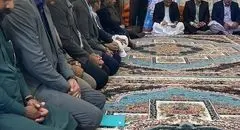 حضور مدیر بیمه دی سیستان و بلوچستان در منزل بخشدار شهید
