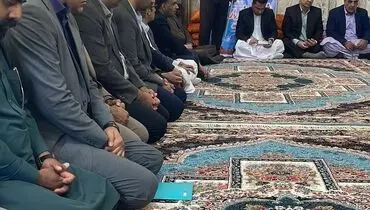 حضور مدیر بیمه دی سیستان و بلوچستان در منزل بخشدار شهید
