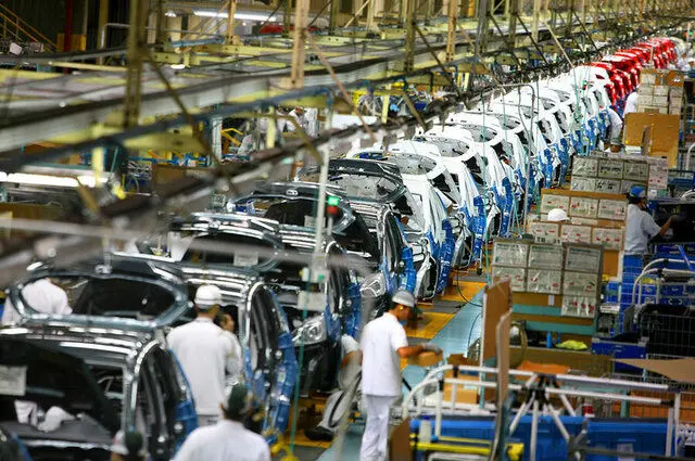 قیمت محصولات خودروسازان در خودروسازی تعیین می شود