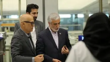 بازدید رئیس سازمان غذا و دارو از گروه صنعتی و پژوهشی زر؛ 