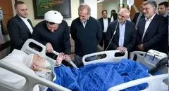 پزشکیان به عیادت آیت‌الله نوری همدانی رفت + عکس
