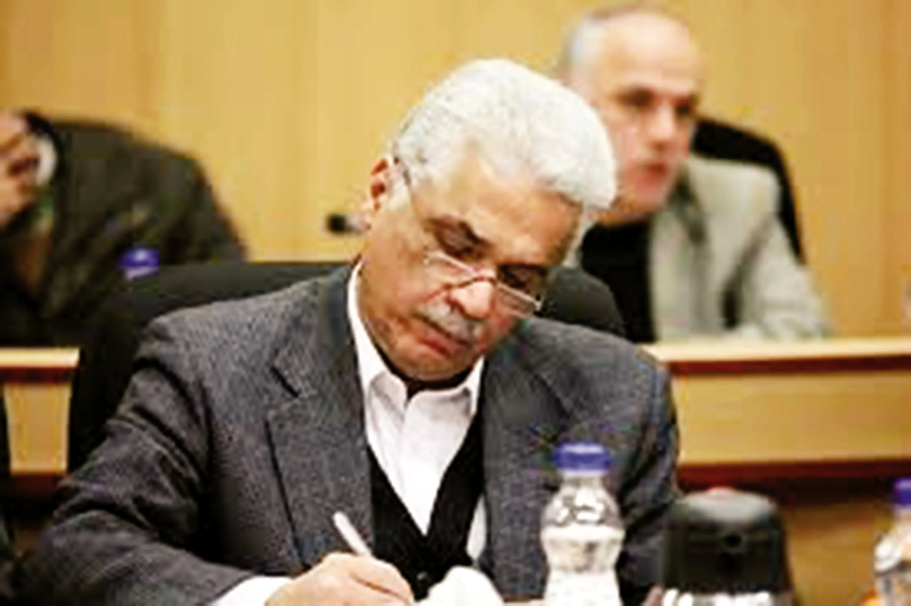 عملکرد کلی دولت فعلا هیچ خروجی برای اهالی صنعت کفش ندارد