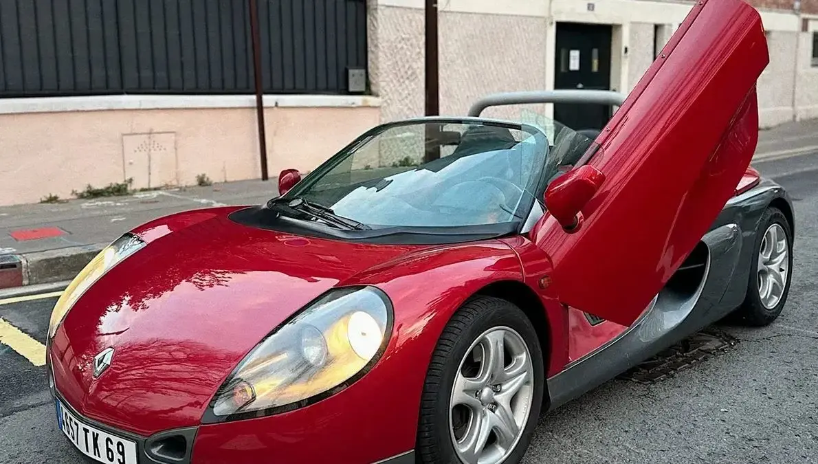 رنو اسپایدر کمیاب در حراج پاریس فروخته شد | رقابت جذاب کلکسیونر ها در پاریس