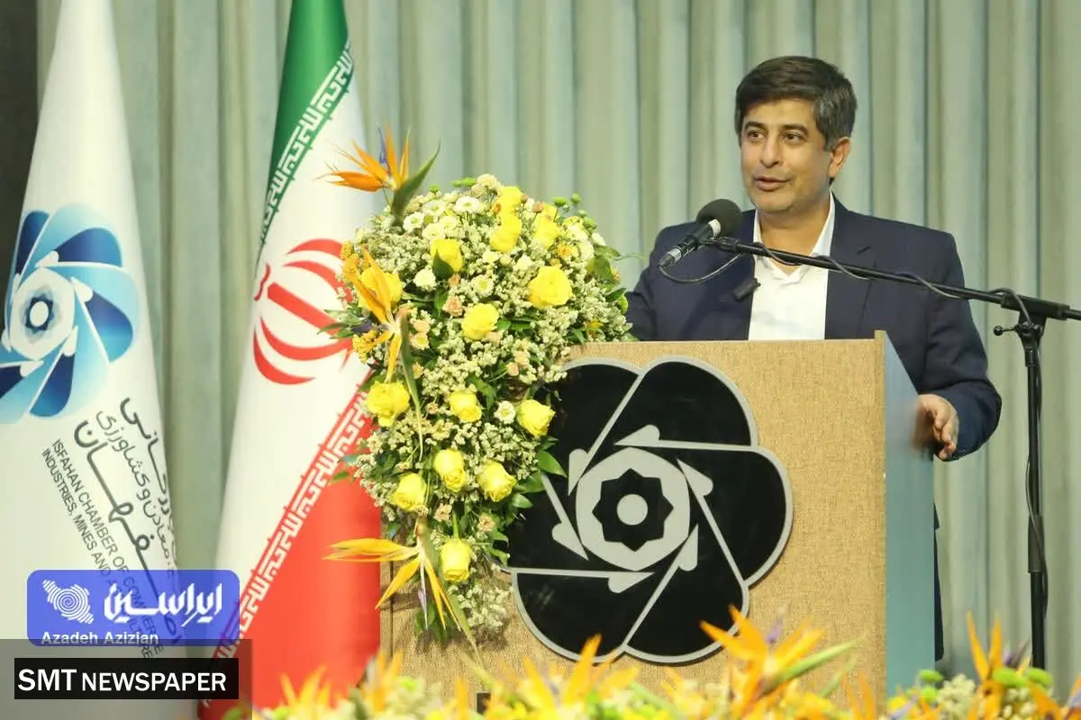 کارگران و مهندسان فولاد مبارکه قهرمانان اصلی بازسازی هستند