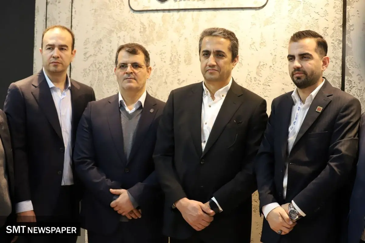 بازدید معاون وزیر صمت از غرفه فولاد اکسین خوزستان در نخستین روز از نمایشگاه ایران متافو۲۰۲۴
