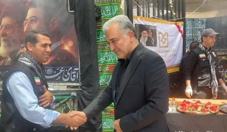 بازدید مدیرعامل و مدیران ارشد بانک صنعت و معدن از موکب فرهنگی و پذیرایی بانک در آیین وداع و تشییع قائد شهید امت