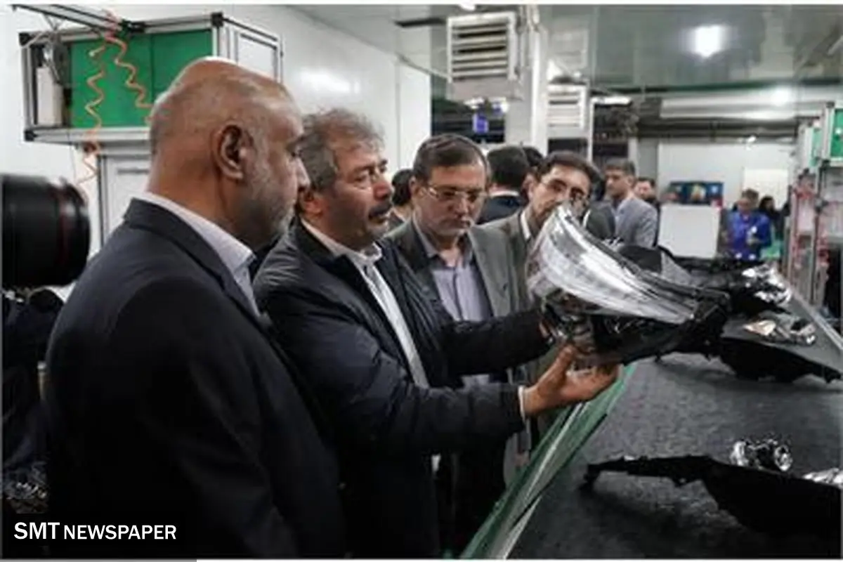 وزیر تعاون، کار و رفاه اجتماعی از گروه پژوهش صنعت مدرن تولید کننده انواع چراغ خودرو بازدید کرد.
