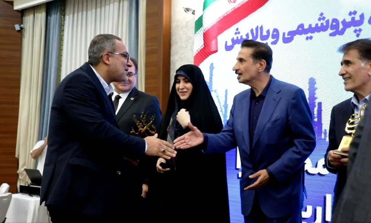 پتروفرهنگ به عنوان «شرکت برتر سال 1403» صنعت نفت ایران معرفی شد