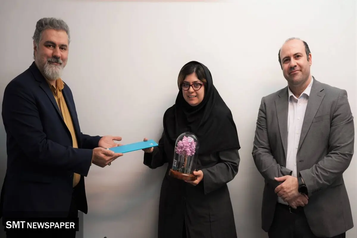تجلیل از رابط برتر امور مشتریان بیمه دی؛ شعبه ممتاز مرکزی تهران پیشتاز در پاسخگویی
