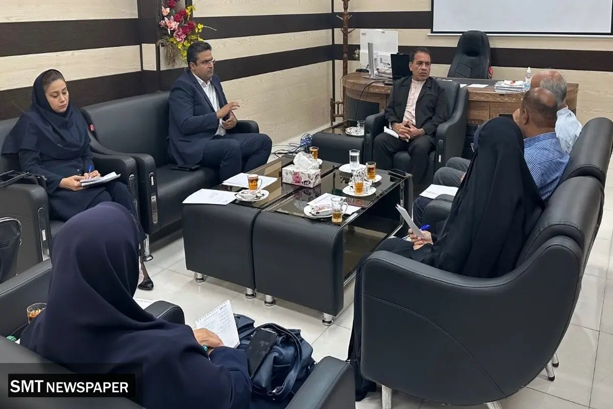 تأکید بر ارتقای سطح خدمات بیمه‌ای به جامعه ایثارگری هرمزگان در نشست مشترک بیمه دی و بنیاد شهید