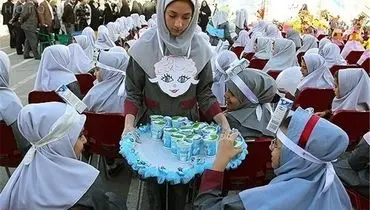 توزیع شیر مدارس نصفه‌نیمه؛ تکذیب آغاز سراسری 