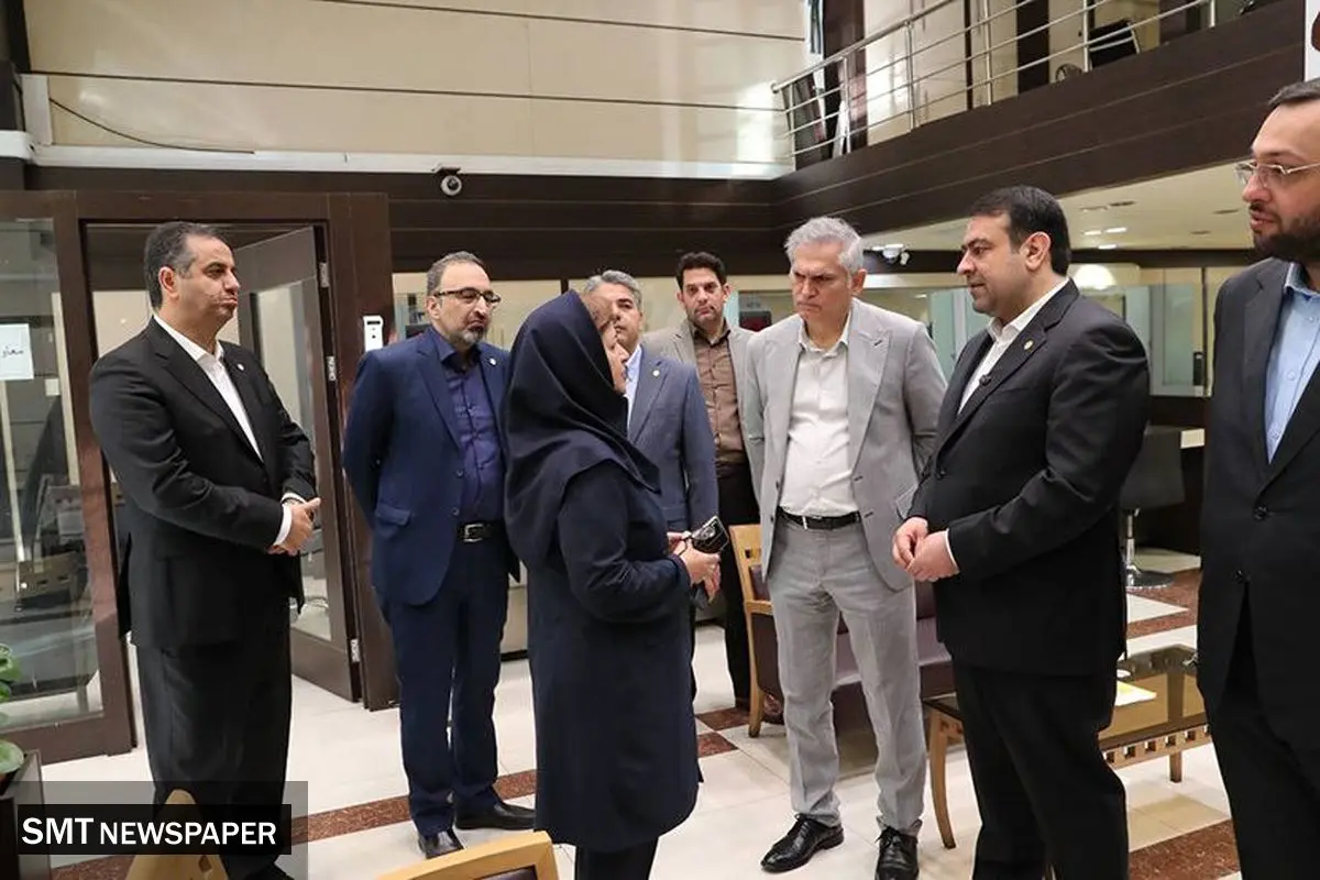 بازدید نجارزاده از برخی شعب انتقال یافته بانک سابق آینده به بانک ملی ایران/ استمرار بی وقفه خدمات به مردم و تمرکز بر مشتری مداری