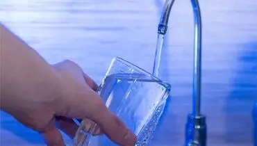 فواید شگفت‌انگیز نوشیدن آب گرم برای سلامت جسم و ذهن