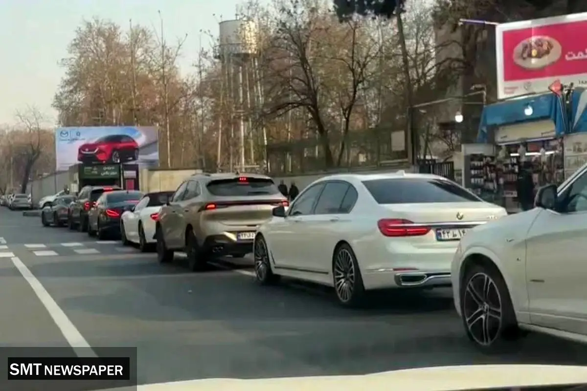 صف طولانی خودروهای لوکس برای خرید بنزین سوپر +‌ قیمت بنزین سوپر وارداتی 