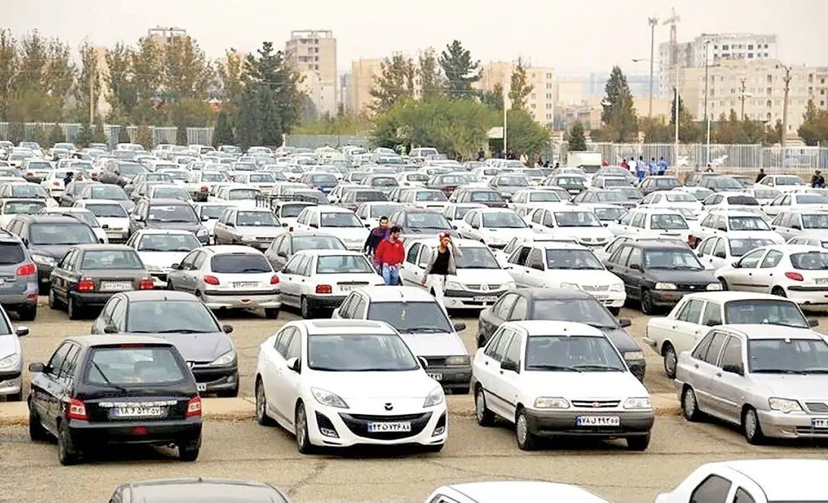 سایه سنگین سیاست‌های ناکارآمد بر بازار خودرو