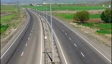 ساخت ۳۰ کیلومتر بزرگراه در مسیر ارتباطی خاش - سراوان با هدف توسعه مبادلات تجاری ایران و پاکستان