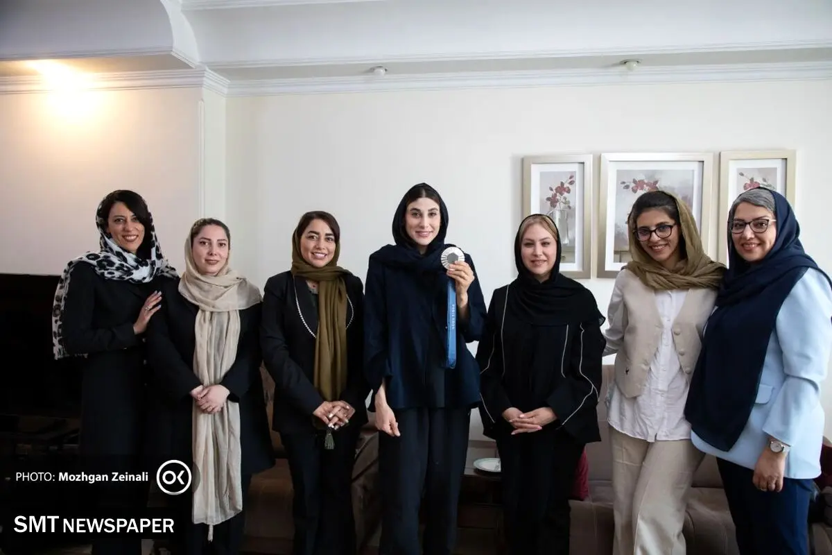 دیدار صمیمانه جمعی از بانوان افق کوروش با ناهید کیانی