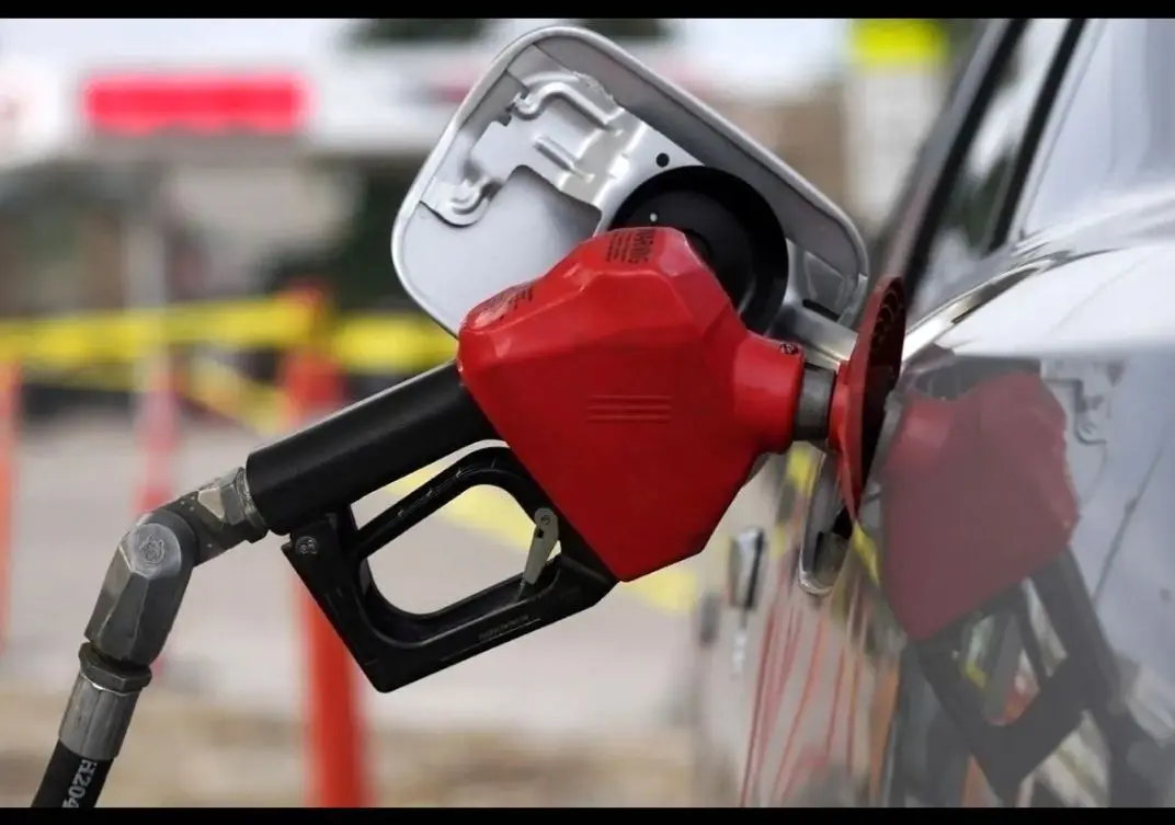 سهمیه سوختگیری با کارت شخصی به ۲۰ لیتر کاهش یافت