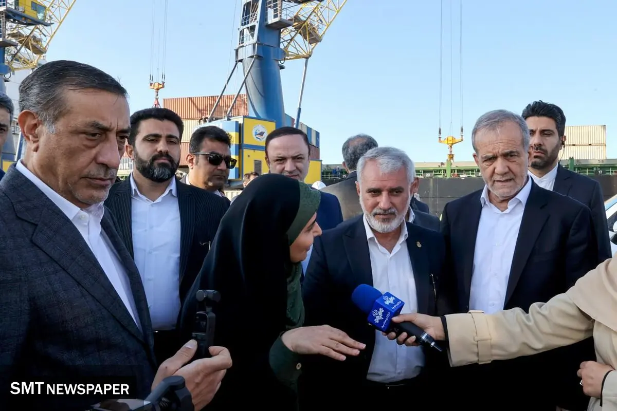 رئیس‌جمهور از بخش‌های مختلف فاز اول بندر شهید بهشتی چابهار بازدید کرد