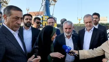 رئیس‌جمهور از بخش‌های مختلف فاز اول بندر شهید بهشتی چابهار بازدید کرد