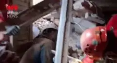 عملیات موفق امدادگران؛ سه نفر از زیر آوار منزل مسکونی نجات یافتند