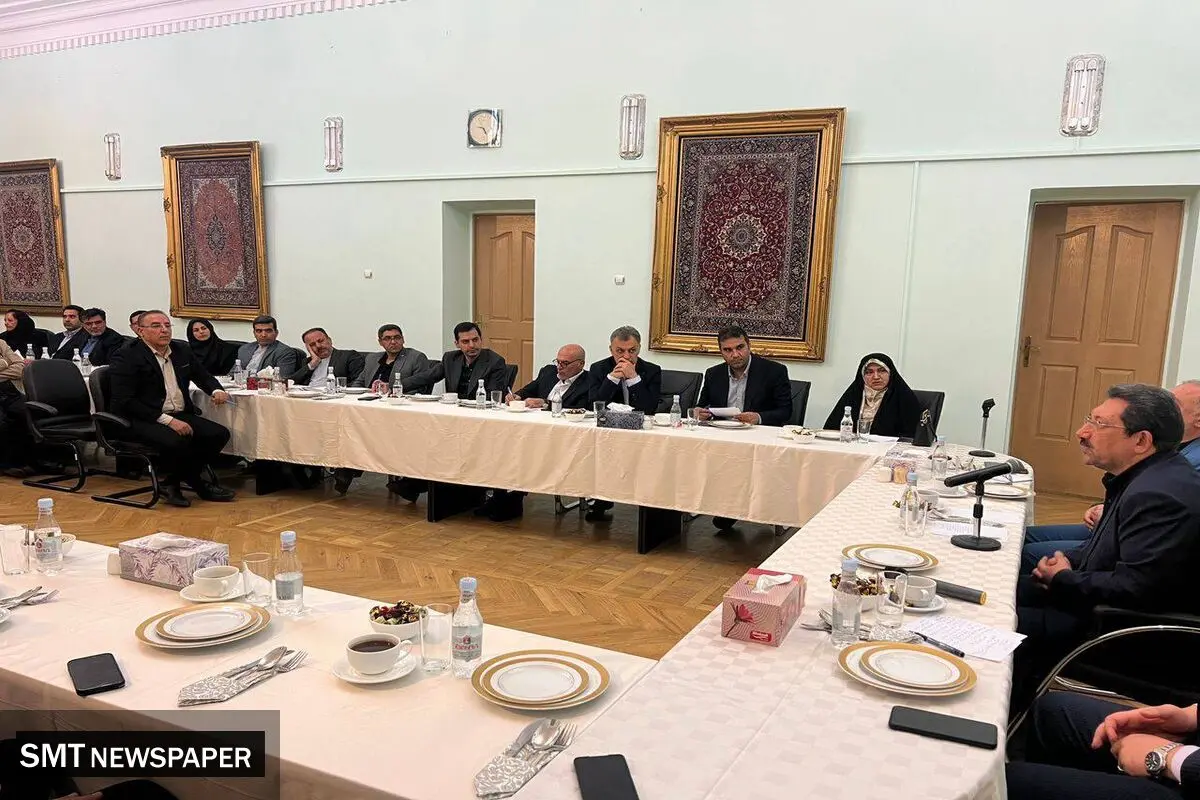 در نشست هم اندیشی وزیر صمت با فعالان اقتصادی ایران در ارمنستان
