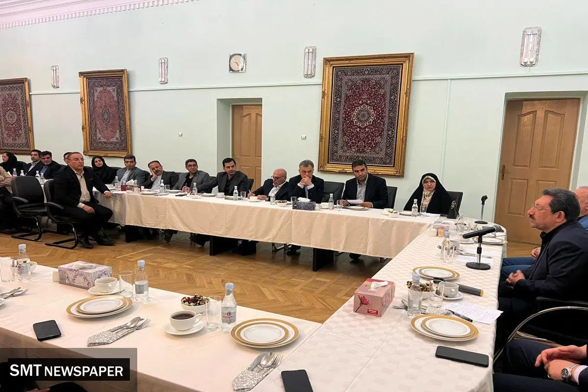 در نشست هم اندیشی وزیر صمت با فعالان اقتصادی ایران در ارمنستان