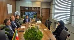دیدار معاون شعب و توسعه بازار بانک سرمایه با مدیر آموزش و پرورش منطقه ۸ تهران