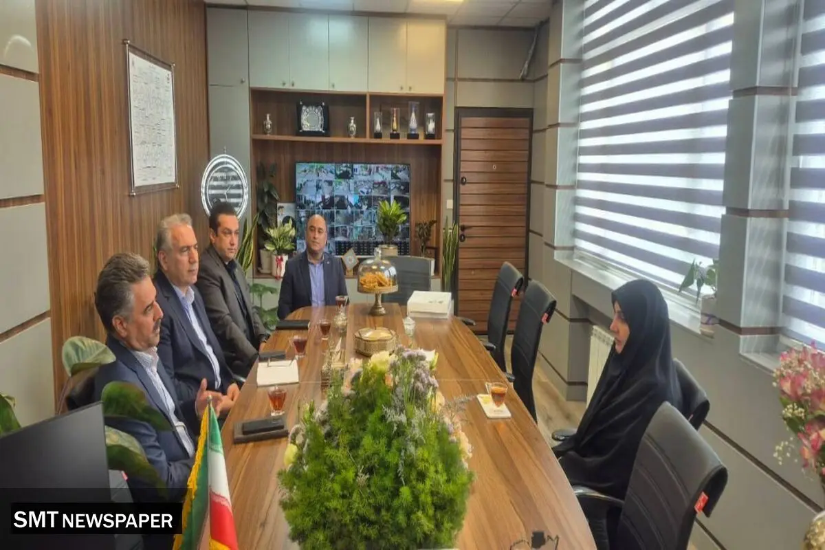 دیدار معاون شعب و توسعه بازار بانک سرمایه با مدیر آموزش و پرورش منطقه ۸ تهران