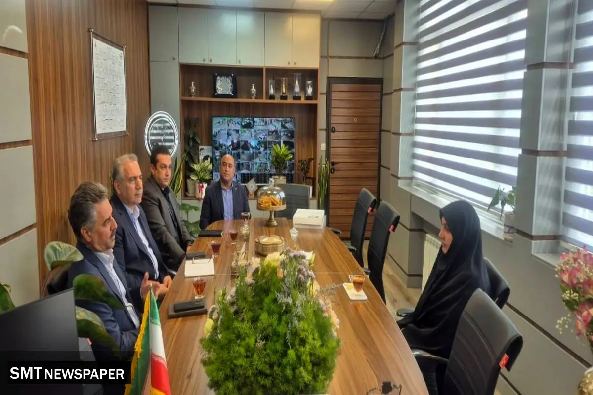 دیدار معاون شعب و توسعه بازار بانک سرمایه با مدیر آموزش و پرورش منطقه ۸ تهران