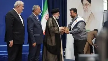 ایدکوپرس سایپا تندیس ۵ شرکت برتر ایران را در جشنواره امتنان از رییس جمهور دریافت کرد