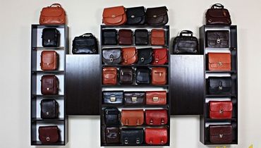 باکیفیت ترین کیف دوشی چرم را از فروشگاه چرم آرتان بخرید!