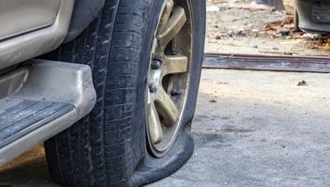 علائم خرابی رینگ لاستیک خودرو : بررسی 5 علامت + عواقب آن