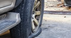 علائم خرابی رینگ لاستیک خودرو : بررسی 5 علامت + عواقب آن