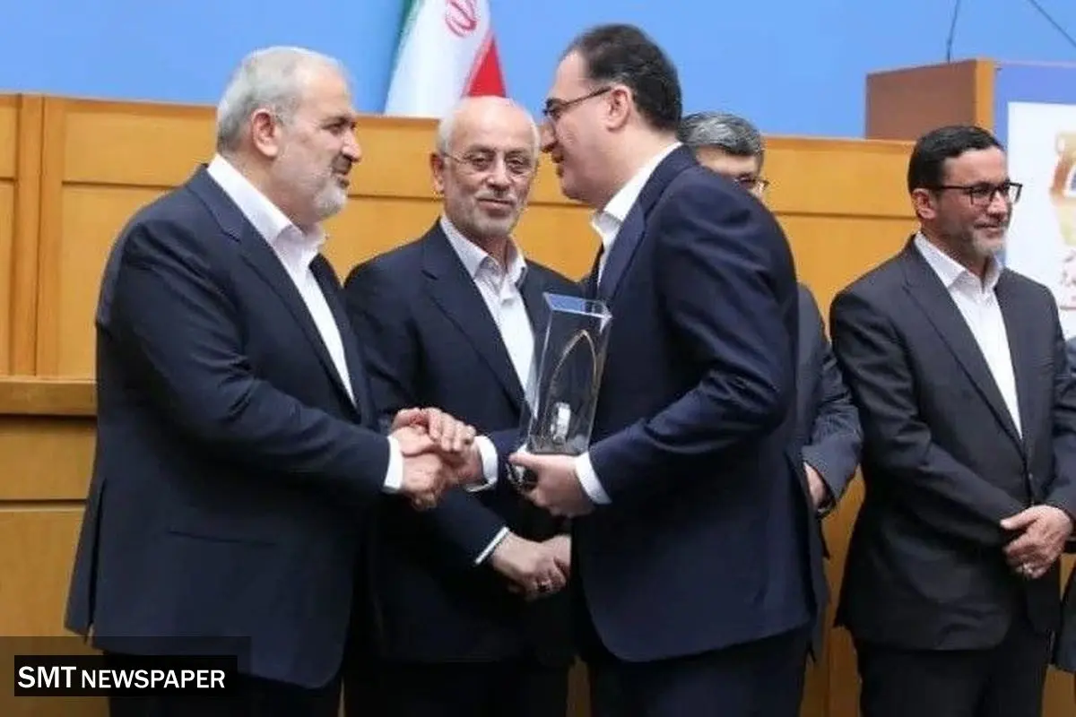 از مدیرعامل شرکت صنایع چوب و کاغذ مازندران به عنوان مدیر برتر صنعتی تقدیر شد