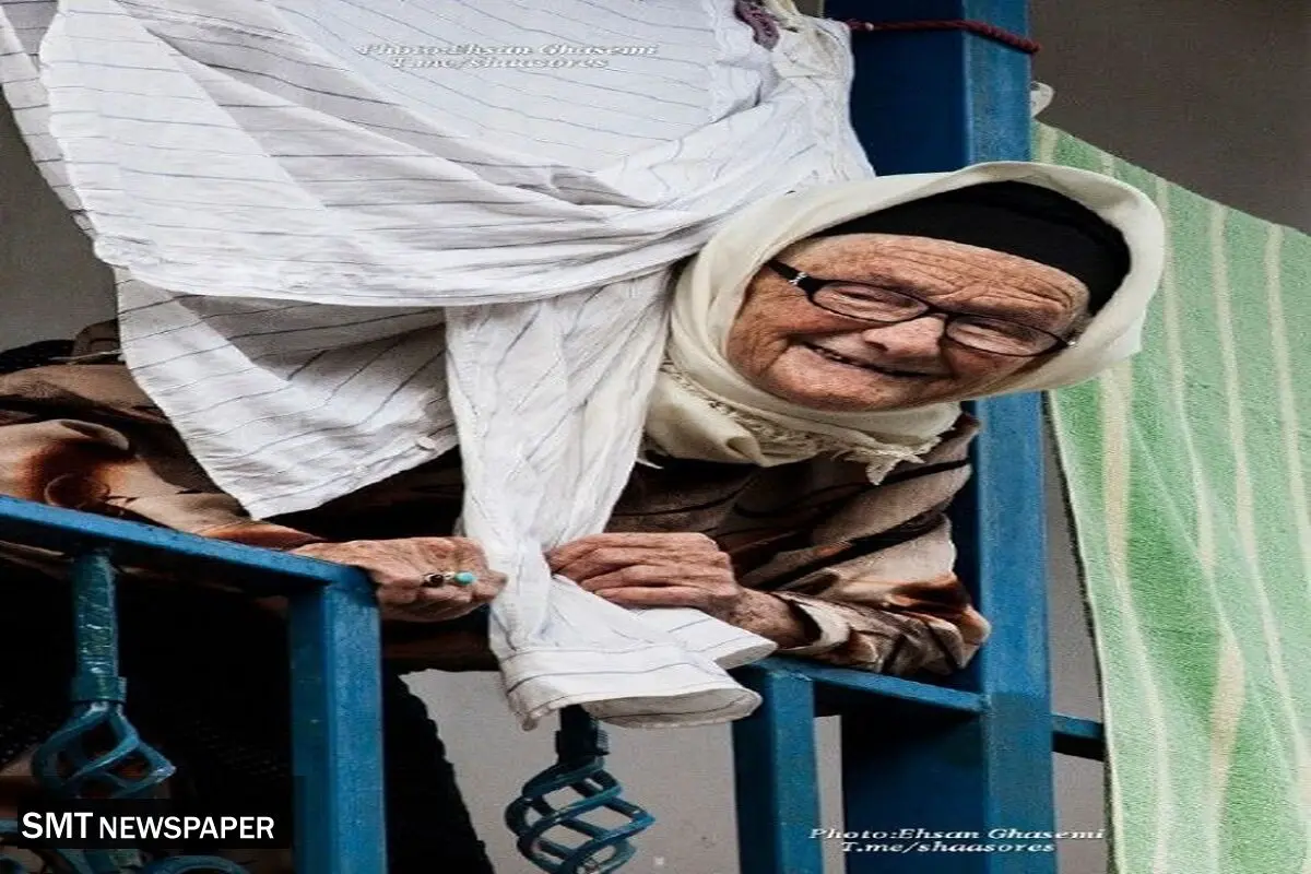 نگاه‌ها و حرف‌ها