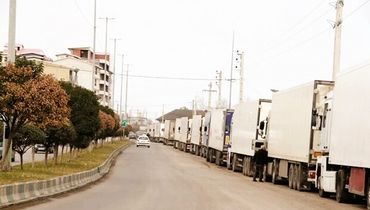 تداوم ترافیک کامیون‌ها در آستارا