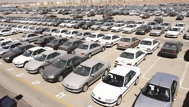 کاهش چشمگیر تولید و فروش خودرو