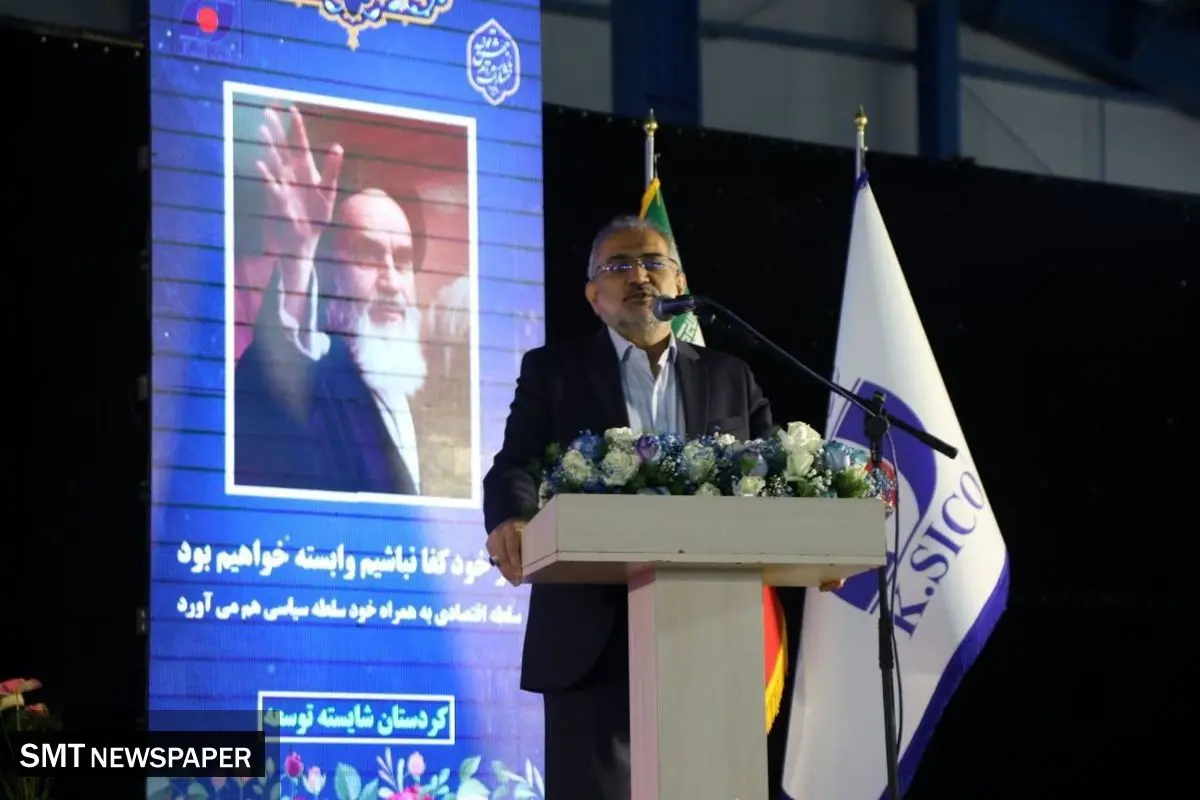 معاون پارلمانی رئیسجمهور در بازدید از کارخانه آهن اسفنجی بیجار
