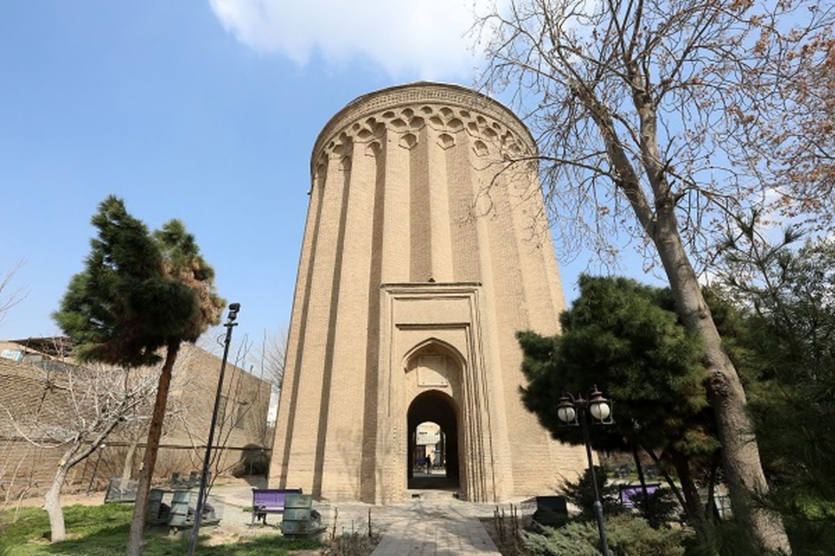 چراغِ خاموش گردشگری در ایران