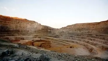 بار سنگین مواد معدنی بر دوش جاده ها