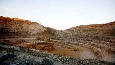 بار سنگین مواد معدنی بر دوش جاده ها
