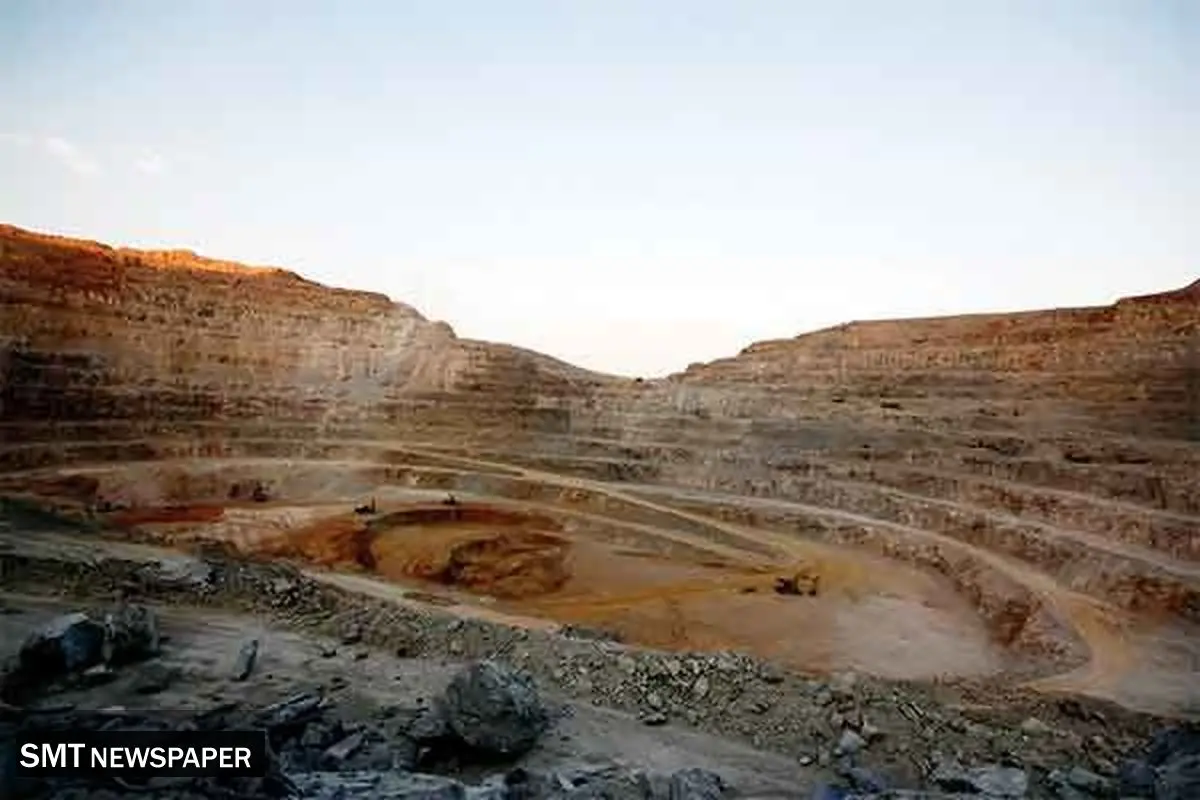 بار سنگین مواد معدنی بر دوش جاده ها