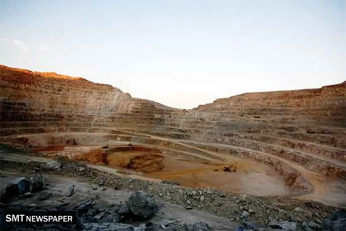 بار سنگین مواد معدنی بر دوش جاده ها