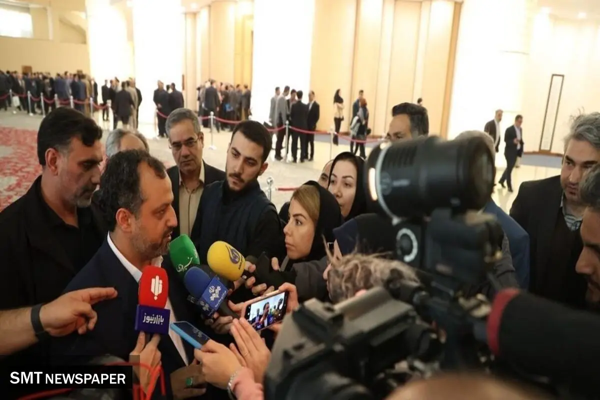 خاندوزی: روند تورم نسبت به سال گذشته كاهشی بوده و قیمت ها تا پایان سال ثابت است